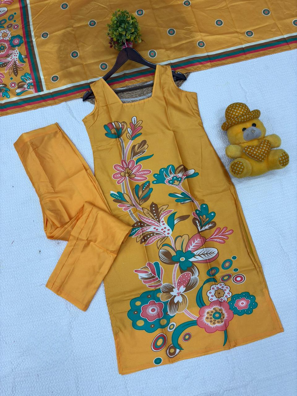 New Pair Crape Printed Suit Set