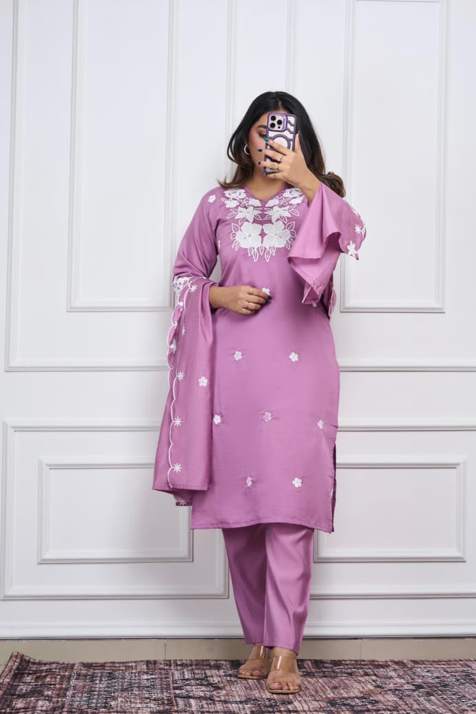 Noorvi Roman Silk Embroidery Kurta Set