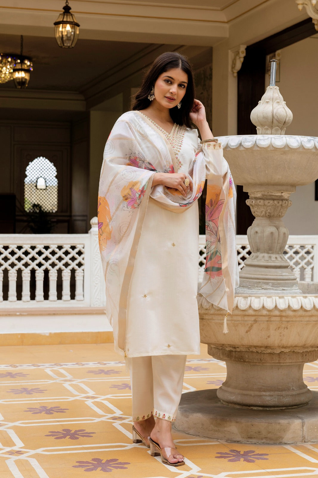 Safed Noor Viscose Chanderi Embroidered Kurta Set