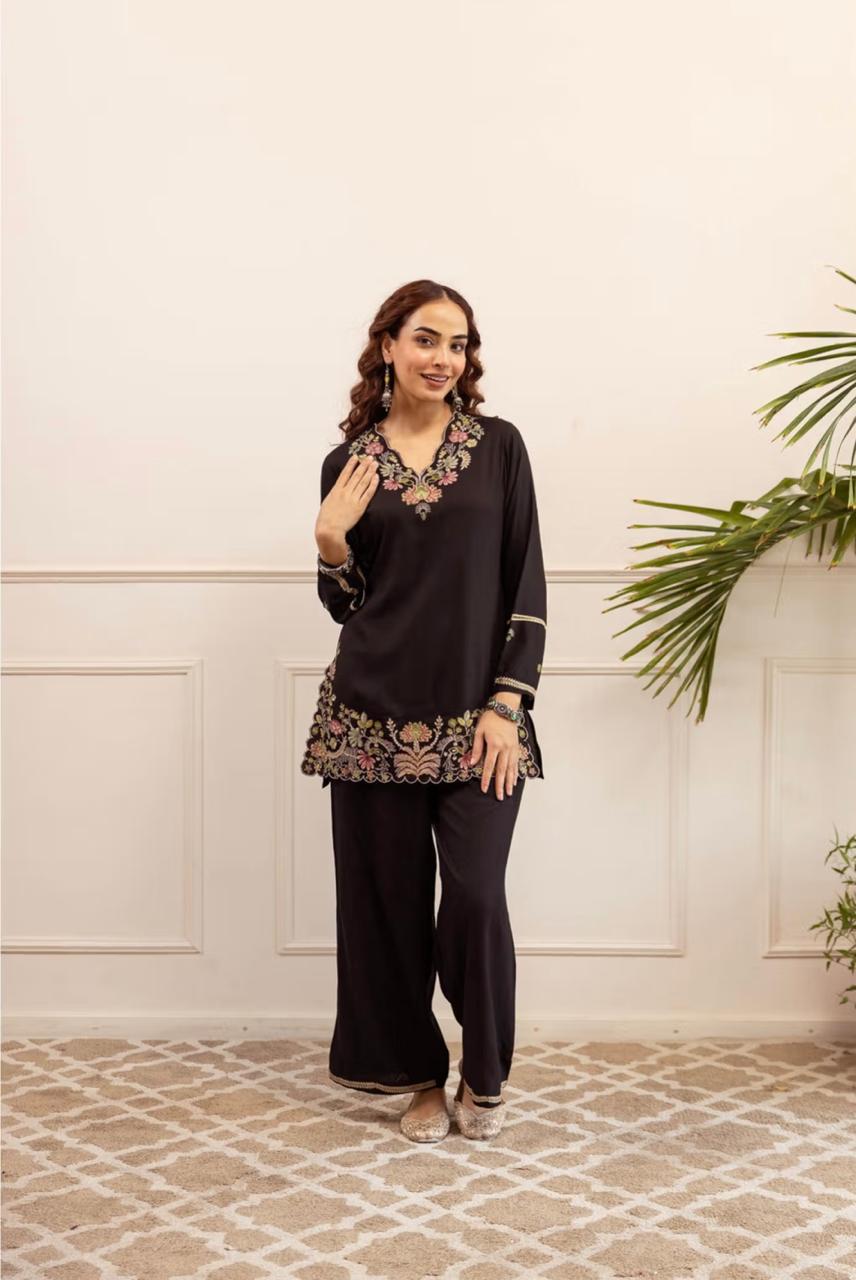 Noir Aabha Pure Cotton Embroidered Co-Ord Set