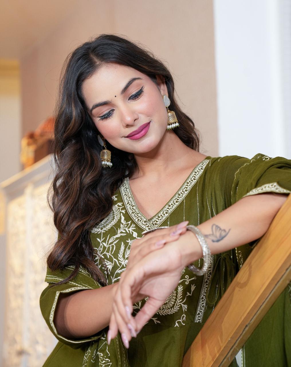 Mehendi Aavriti Heavy Cotton Embroidered Suit Set