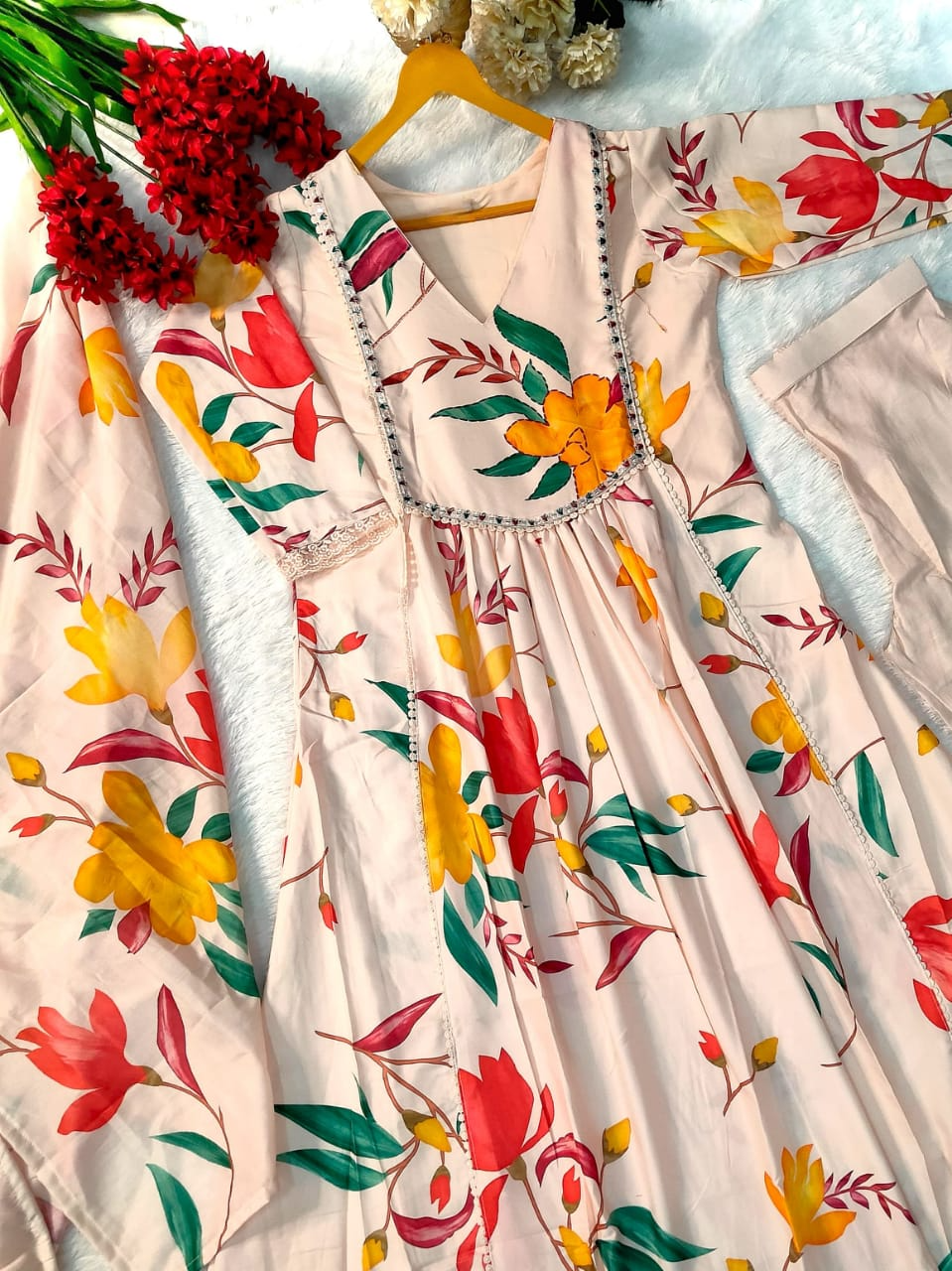 Creamvaani Printed Cotton Kurti Pant Dupatta Set
