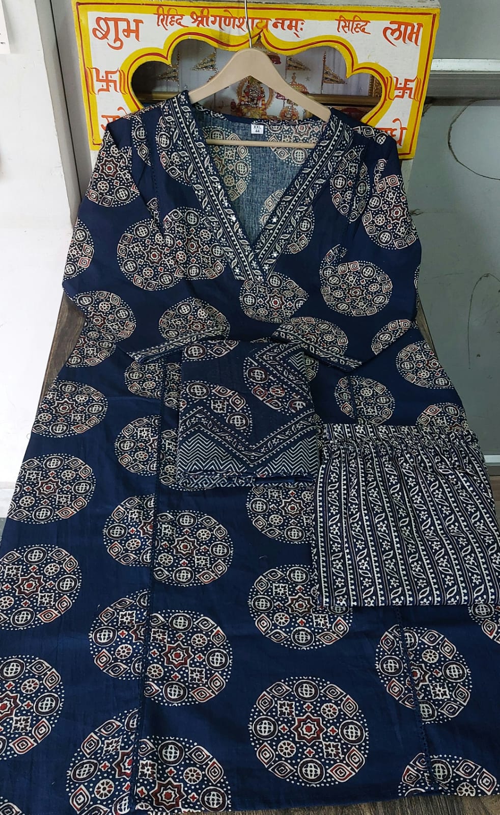 Peetambara Azrak Floral V-Neck Cotton Suit Set