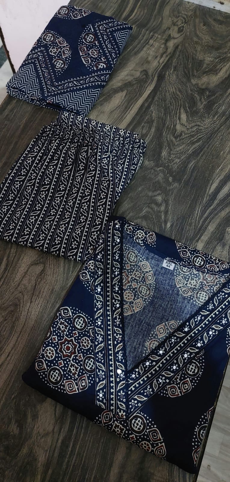 Peetambara Azrak Floral V-Neck Cotton Suit Set