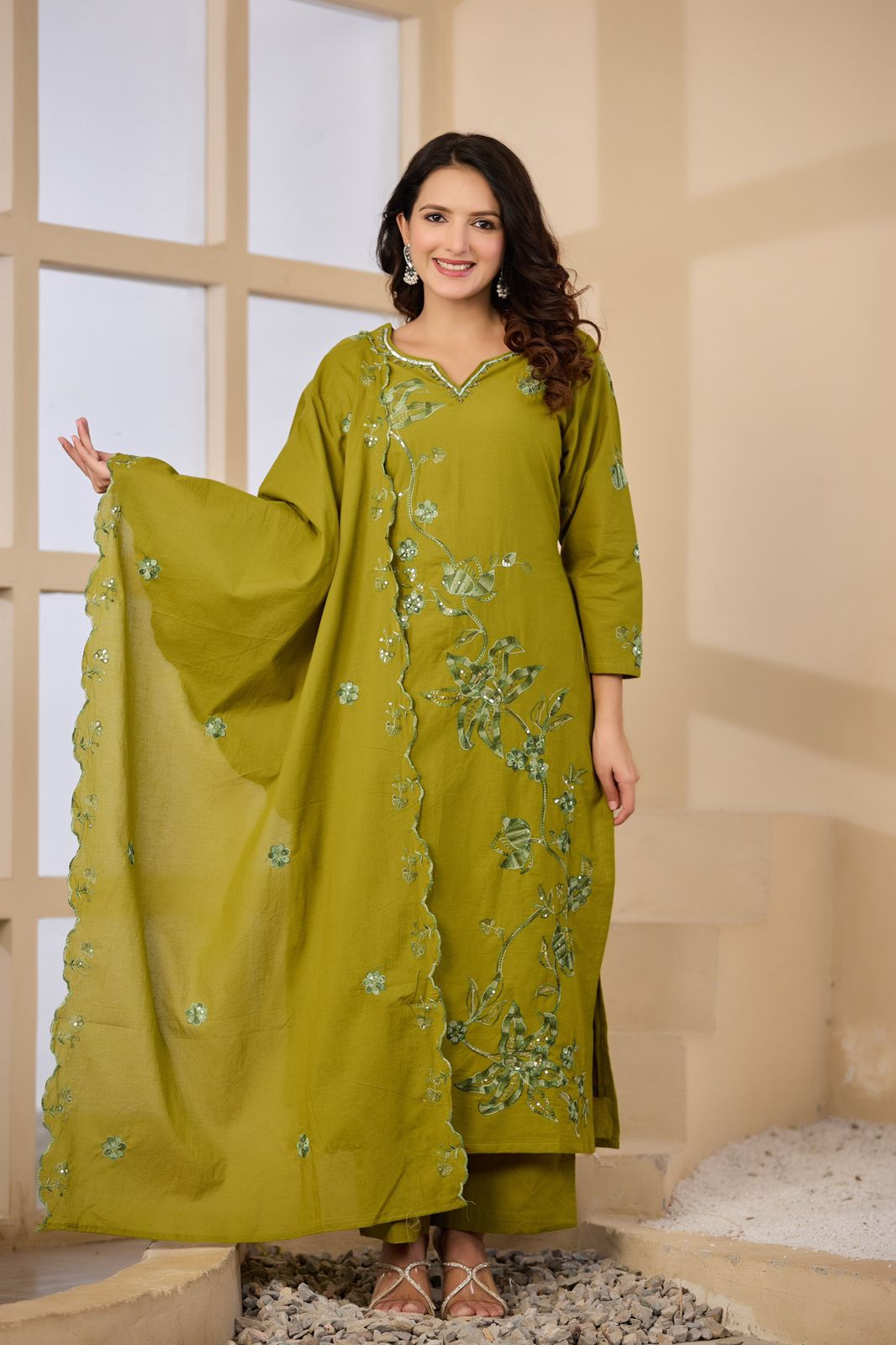 Mridvanshi Handwork Embroidered Cotton Kurta Set