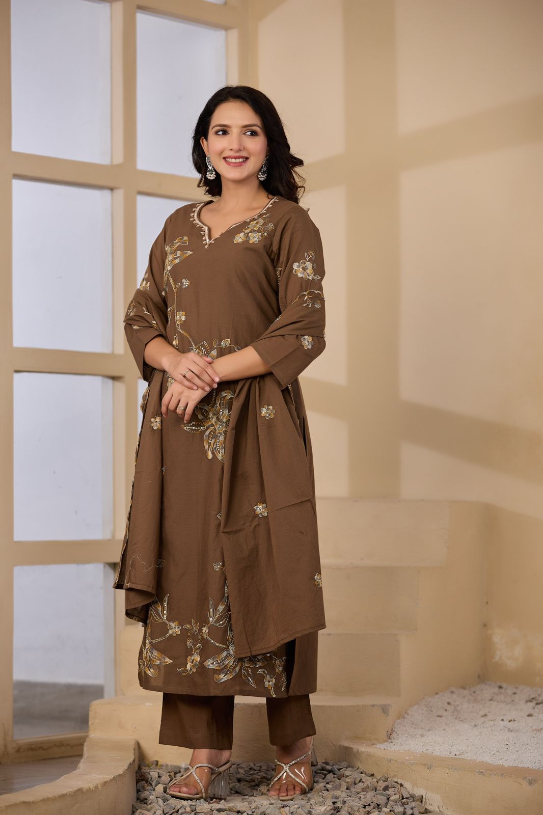 Mridvanshi Handwork Embroidered Cotton Kurta Set