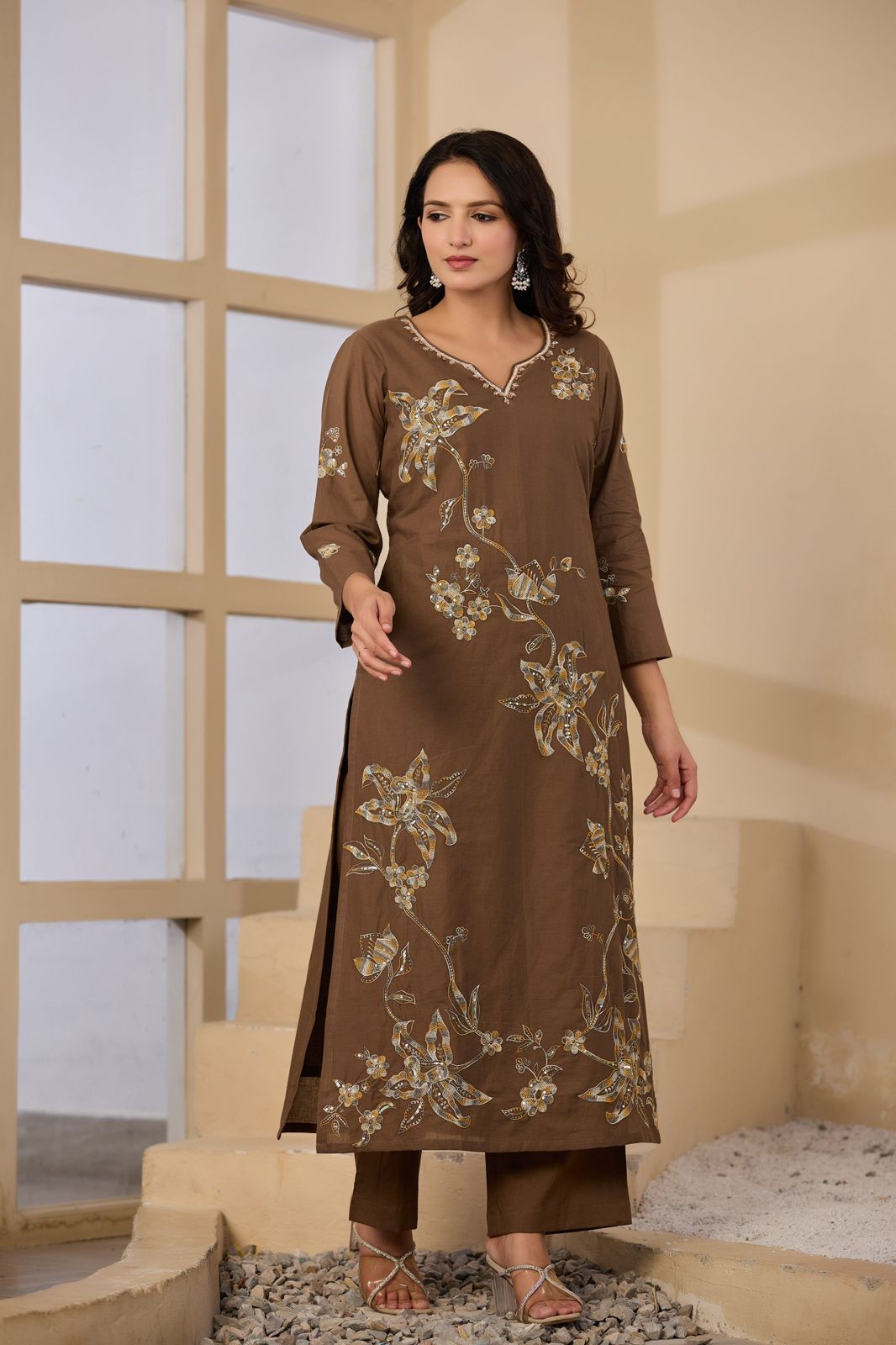 Mridvanshi Handwork Embroidered Cotton Kurta Set