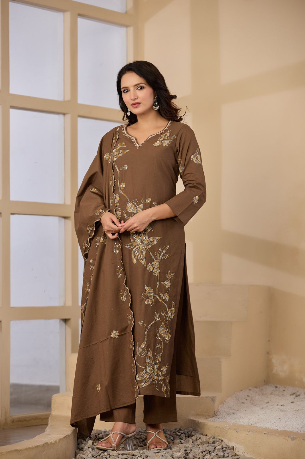 Mridvanshi Handwork Embroidered Cotton Kurta Set