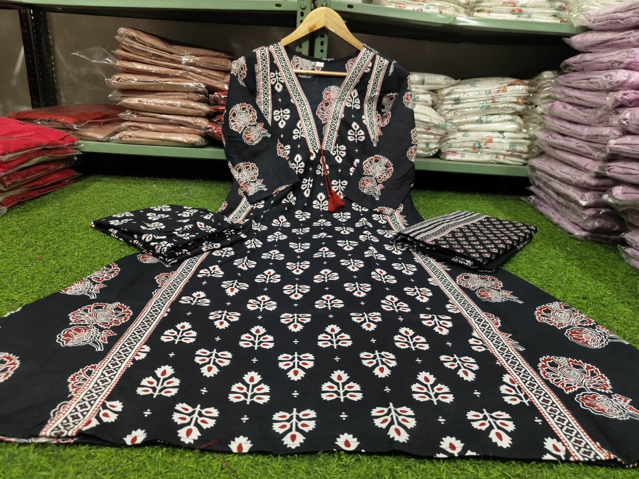 Tassel Work Cotton A-Line Suit Set