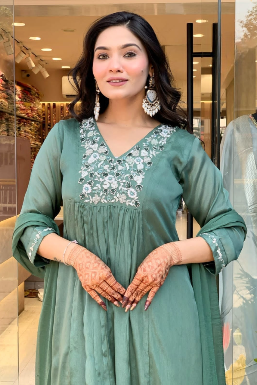 Noor-E-Gulab Embroidered Viscose Chinon Suit Set