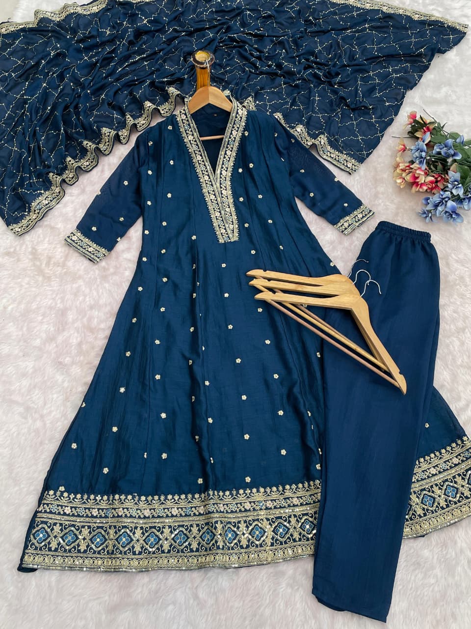 Royal Vichitra Silk Anarkali Kurti Pent Set