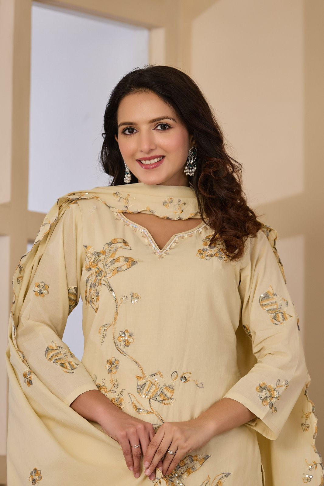Mridvanshi Handwork Embroidered Cotton Kurta Set